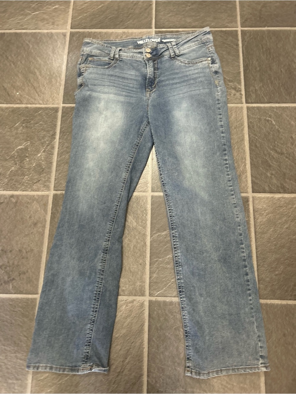 Wallflower Light Wash Flared Jeans 18 plus long see description